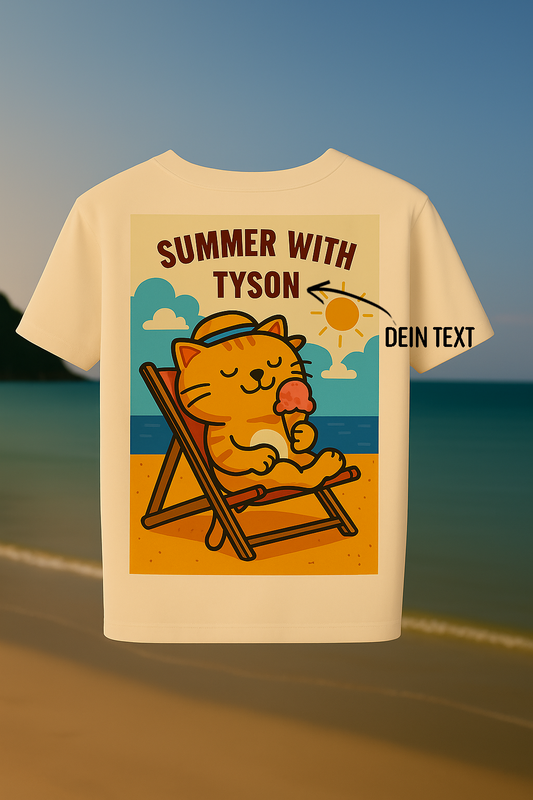 🐱Personalisierbares T-Shirt „Summer with TYSON“ – Unisex Organic T-Shirt